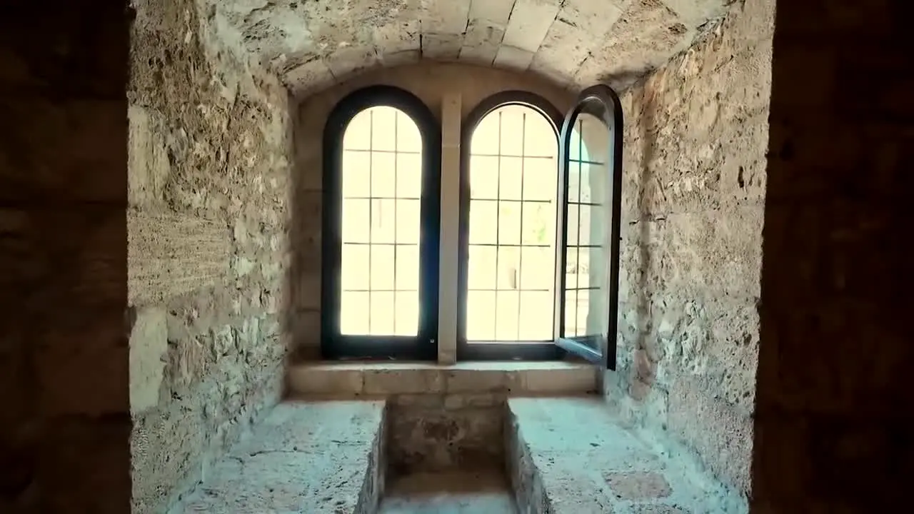 History Hit in diretta