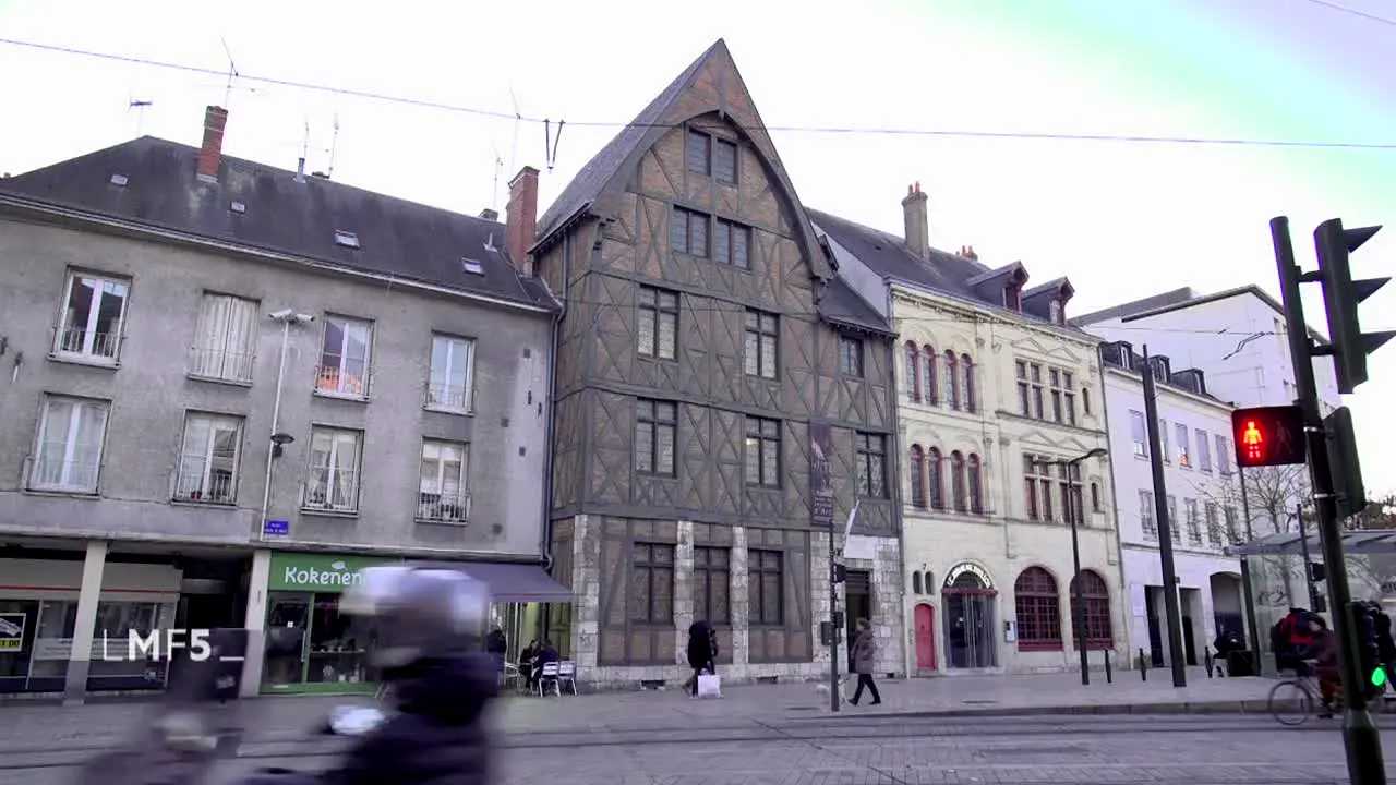 La Maison France 5 live