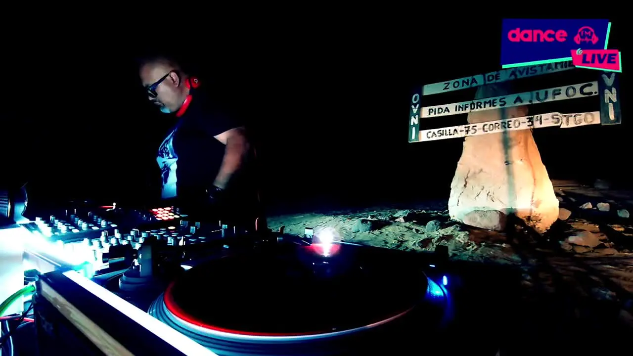 Dance FM live