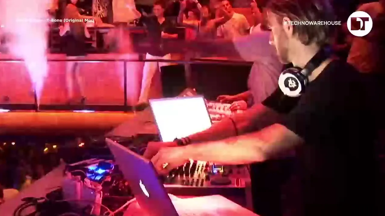 DanceTV Techno Warehouse live