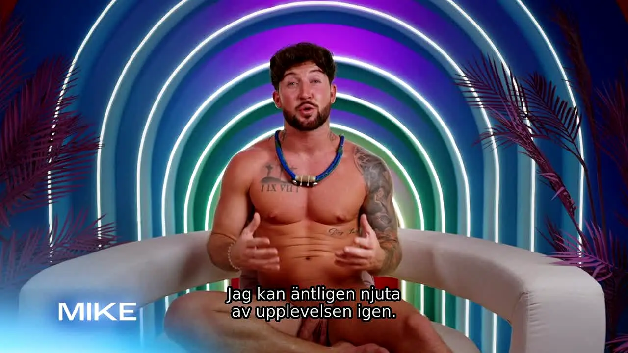 Dating Naked UK in diretta