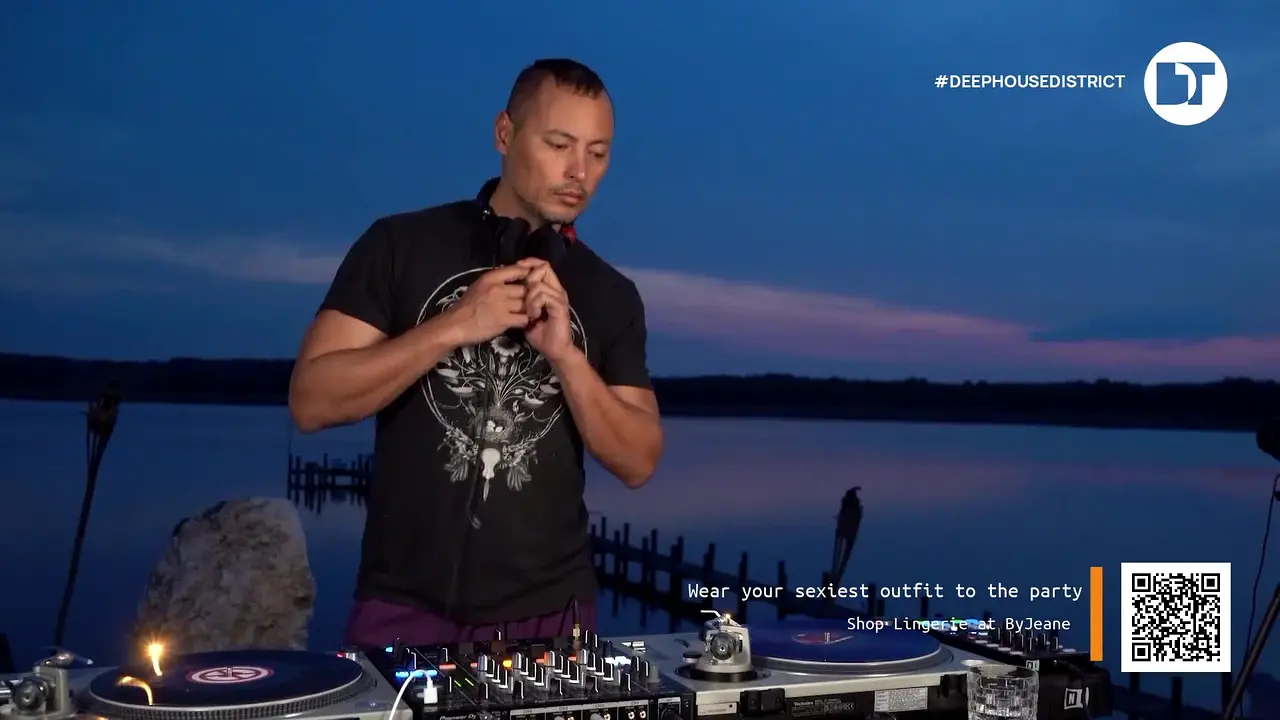 Deep House District live