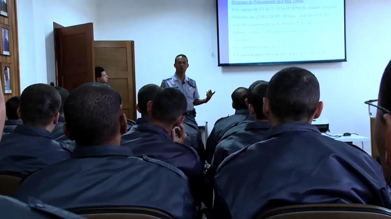 Pluto TV Policial live