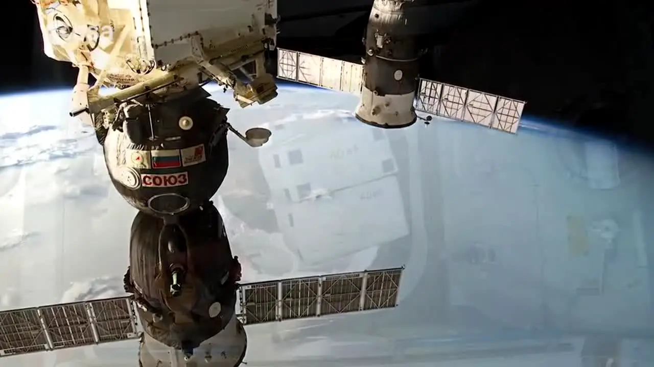 Pluto TV Space live