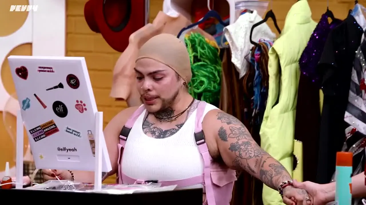 Revry in diretta