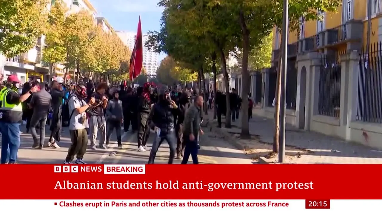 BBC News live