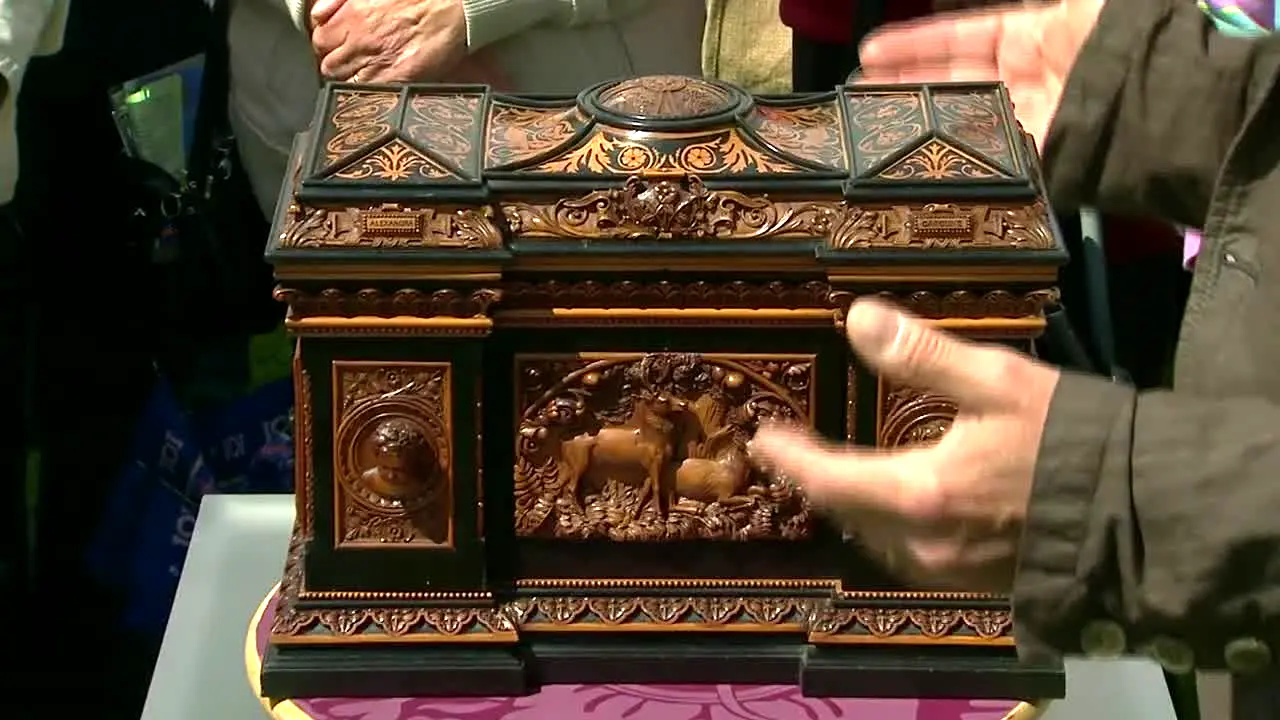 Antiques Road Show UK live