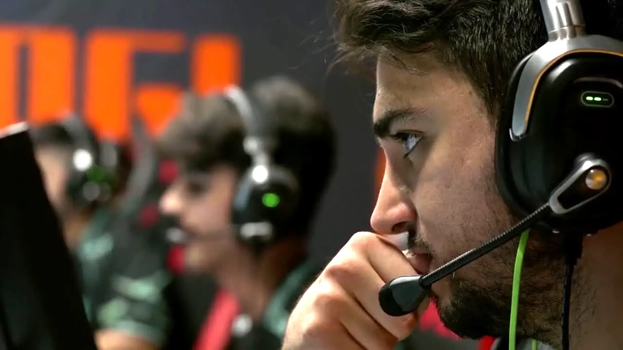 Retake E-sport Live live