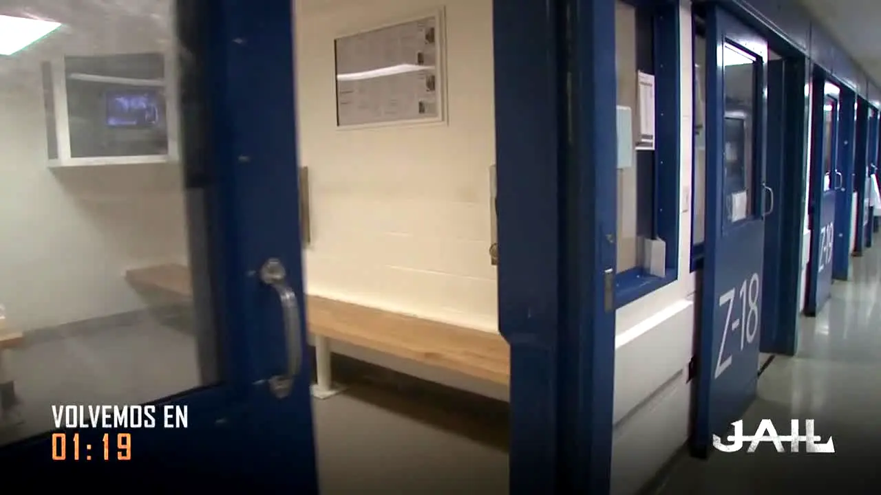 JAIL en Español na żywo