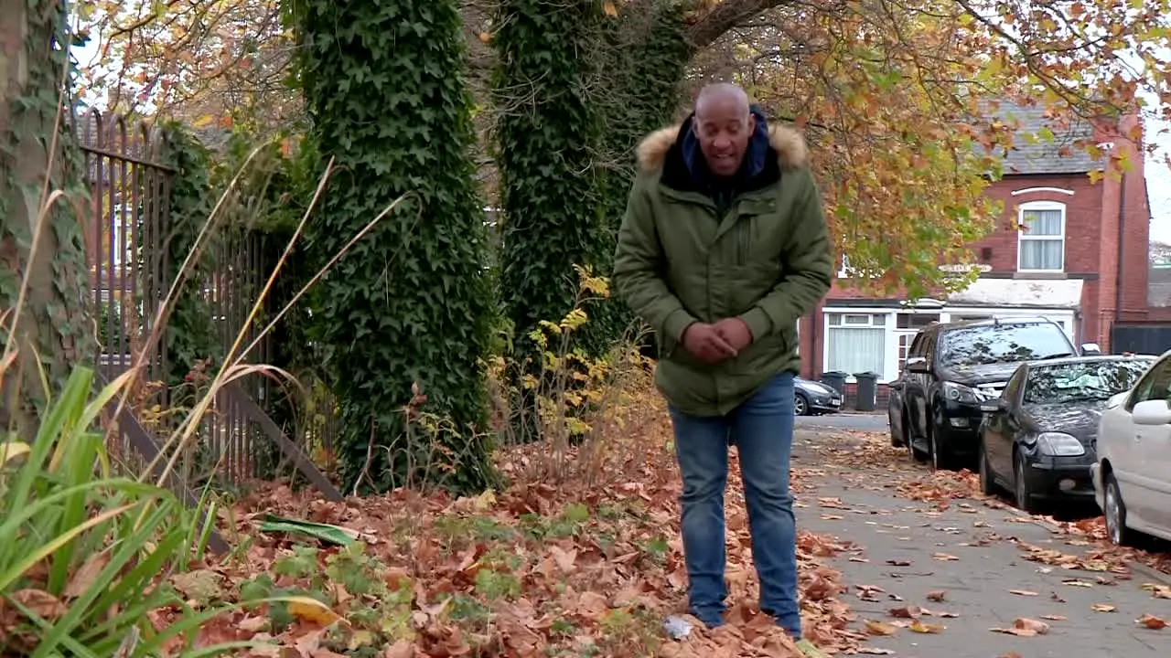 Homes Under the Hammer live