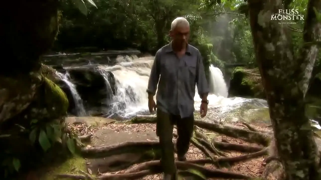 Fluss-Monster in diretta