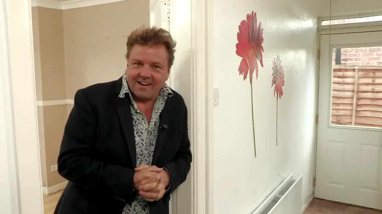 Homes Under the Hammer live