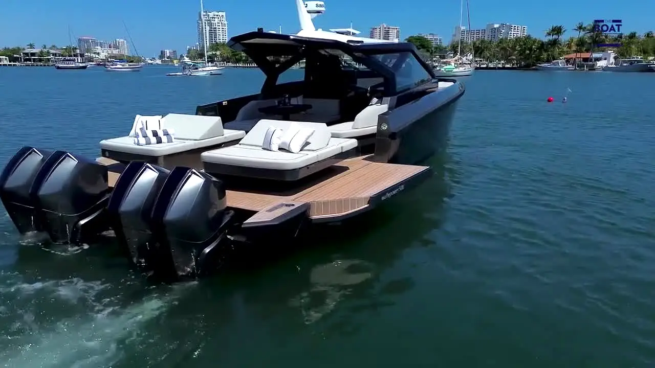 The Boat Show live