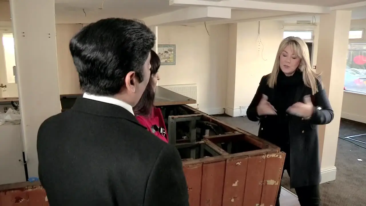 Homes Under the Hammer live