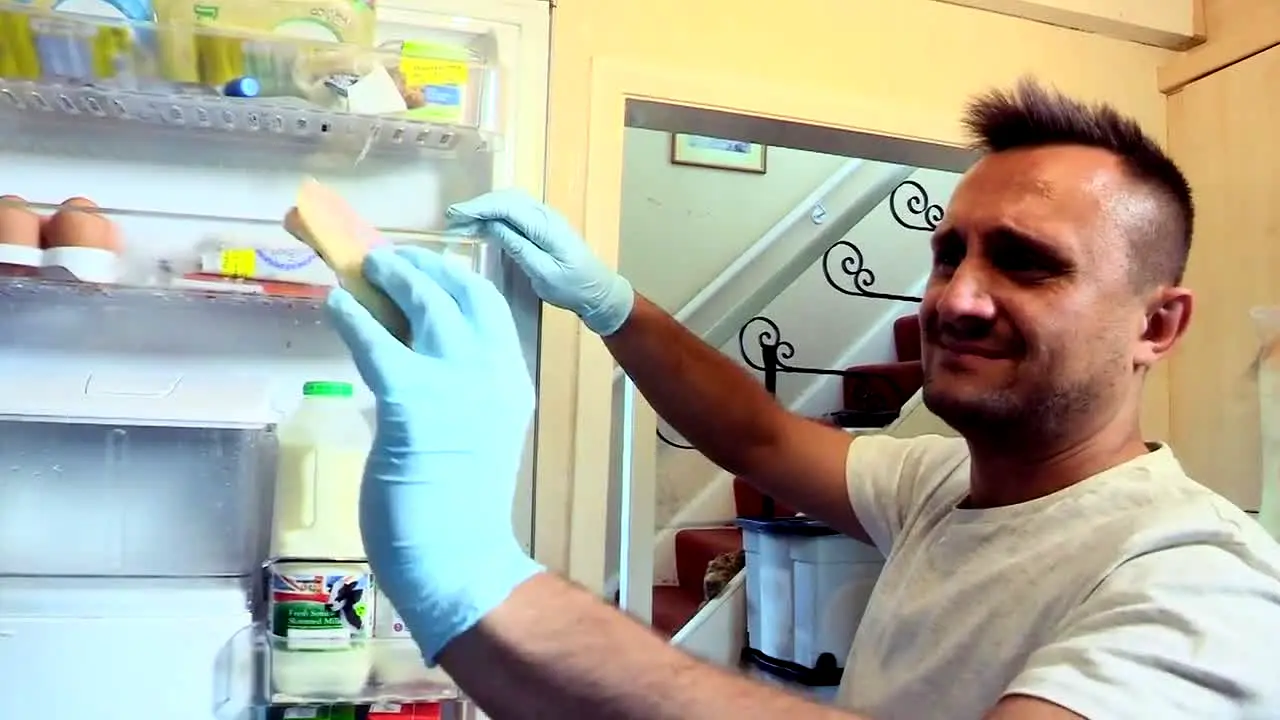 Obsessive Compulsive Cleaners live