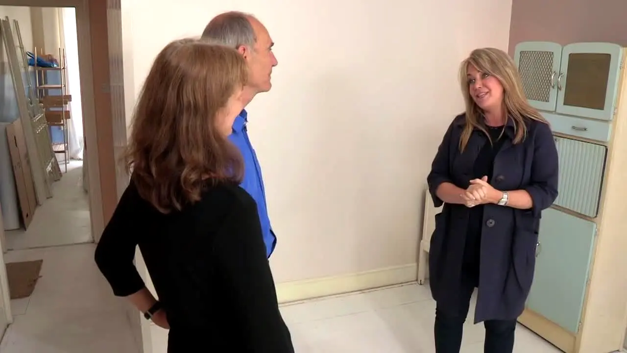 Homes Under the Hammer live