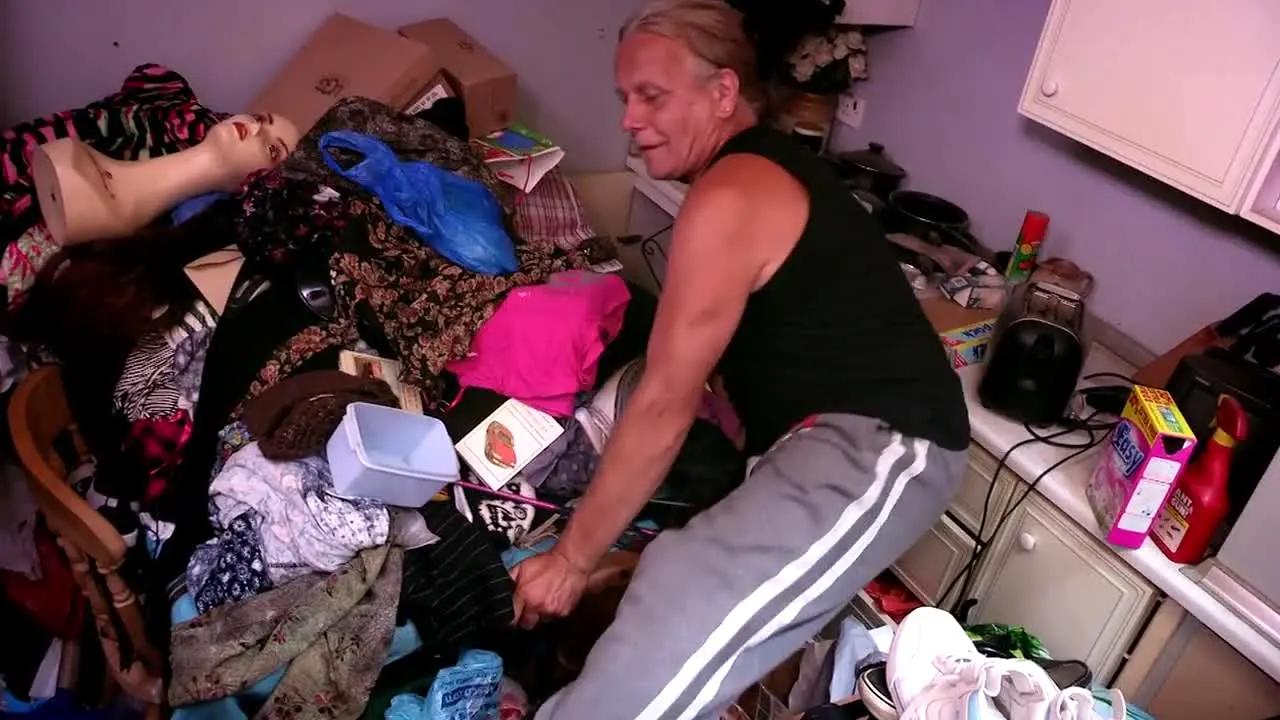 Obsessive Compulsive Cleaners live