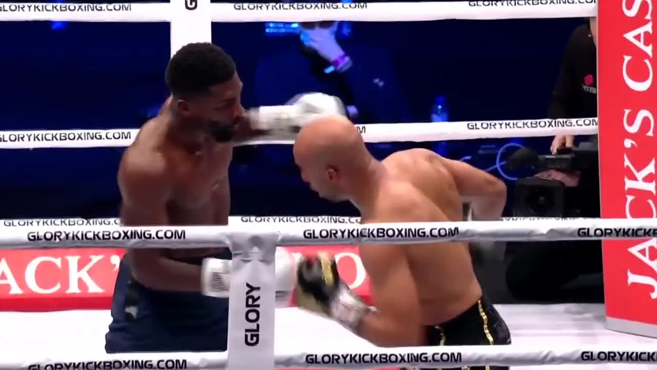 GLORY Kickboxing — прямой эфир