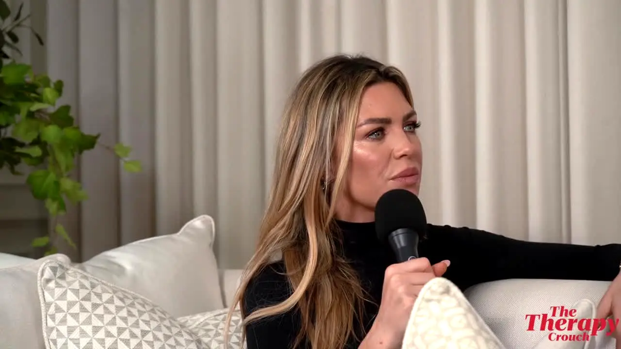 The Therapy Crouch in diretta