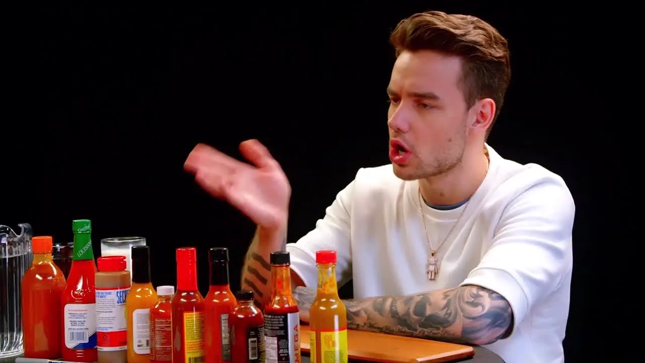 Hot Ones en direct