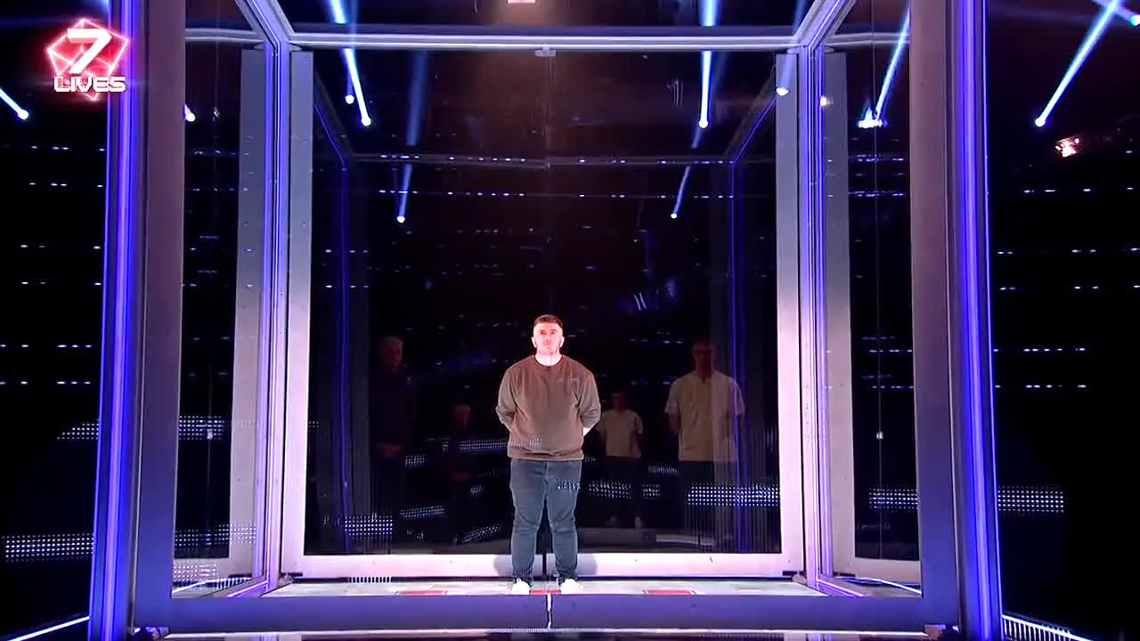 The Cube live