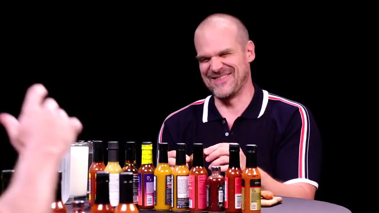 Hot Ones — прямой эфир