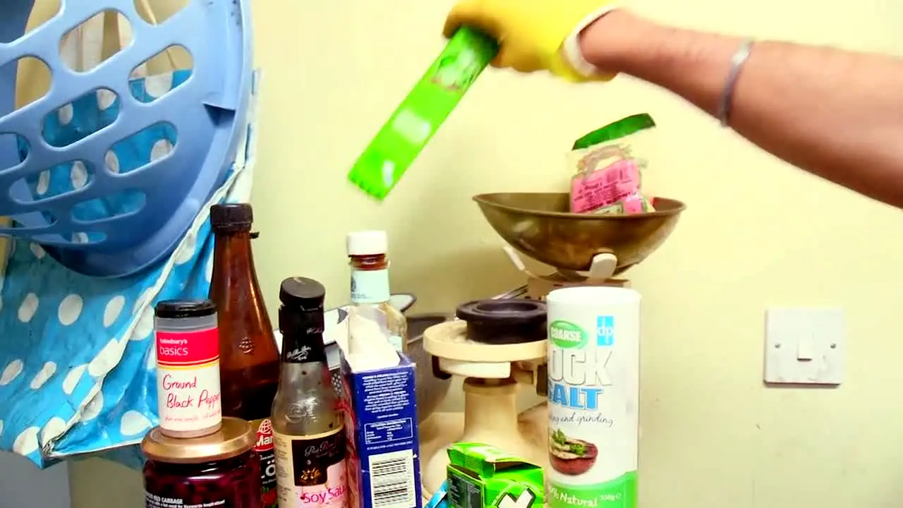 Obsessive Compulsive Cleaners in diretta