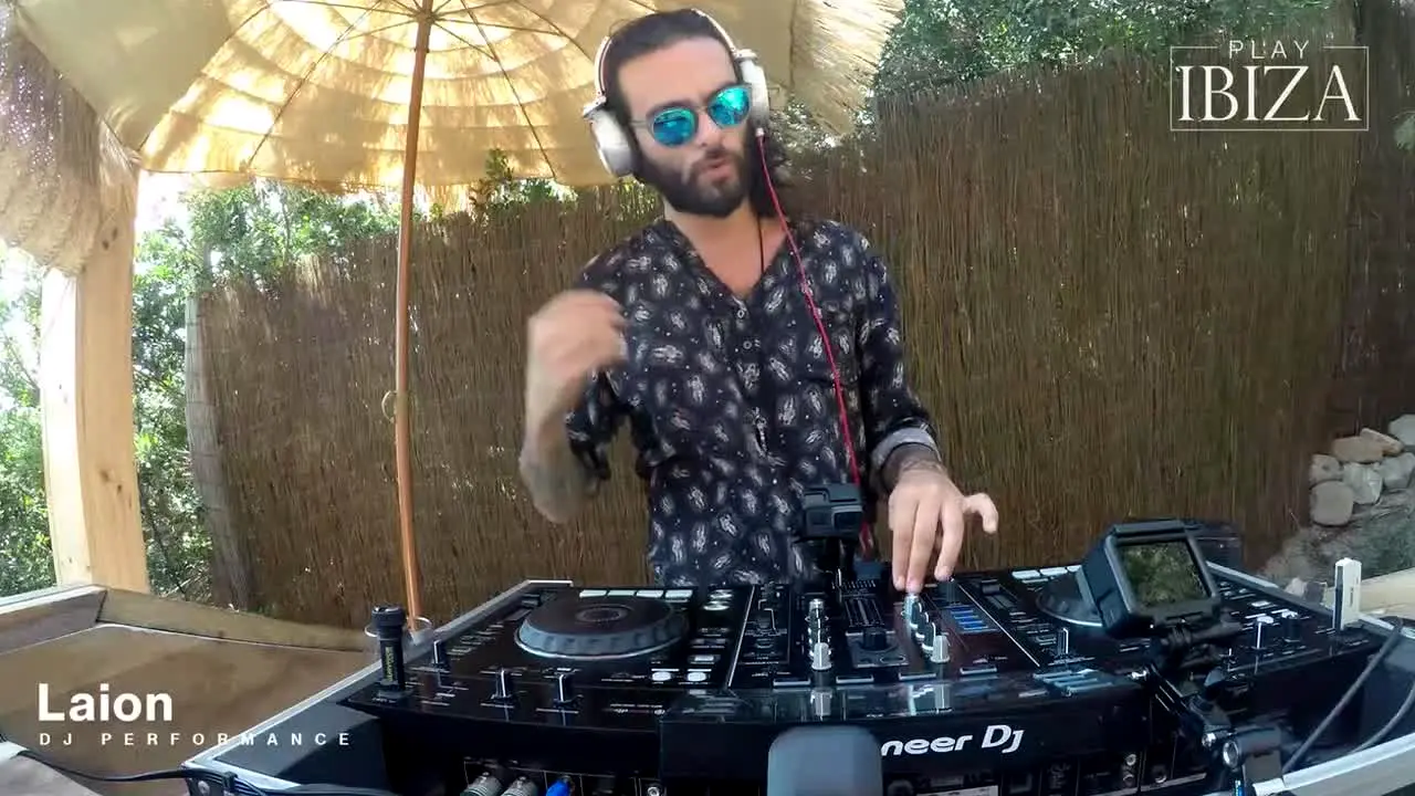 Play Ibiza live