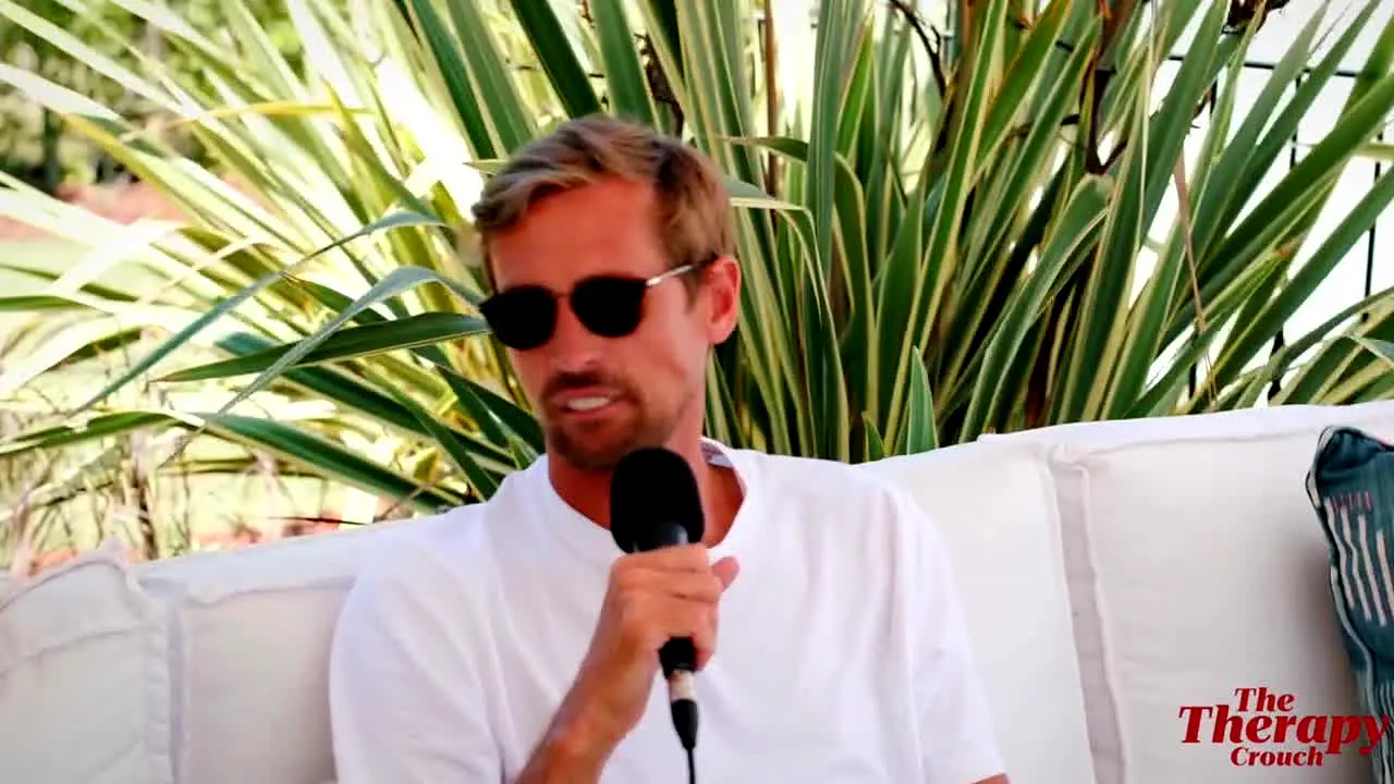 The Therapy Crouch in diretta