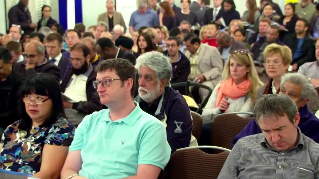 Homes Under the Hammer live