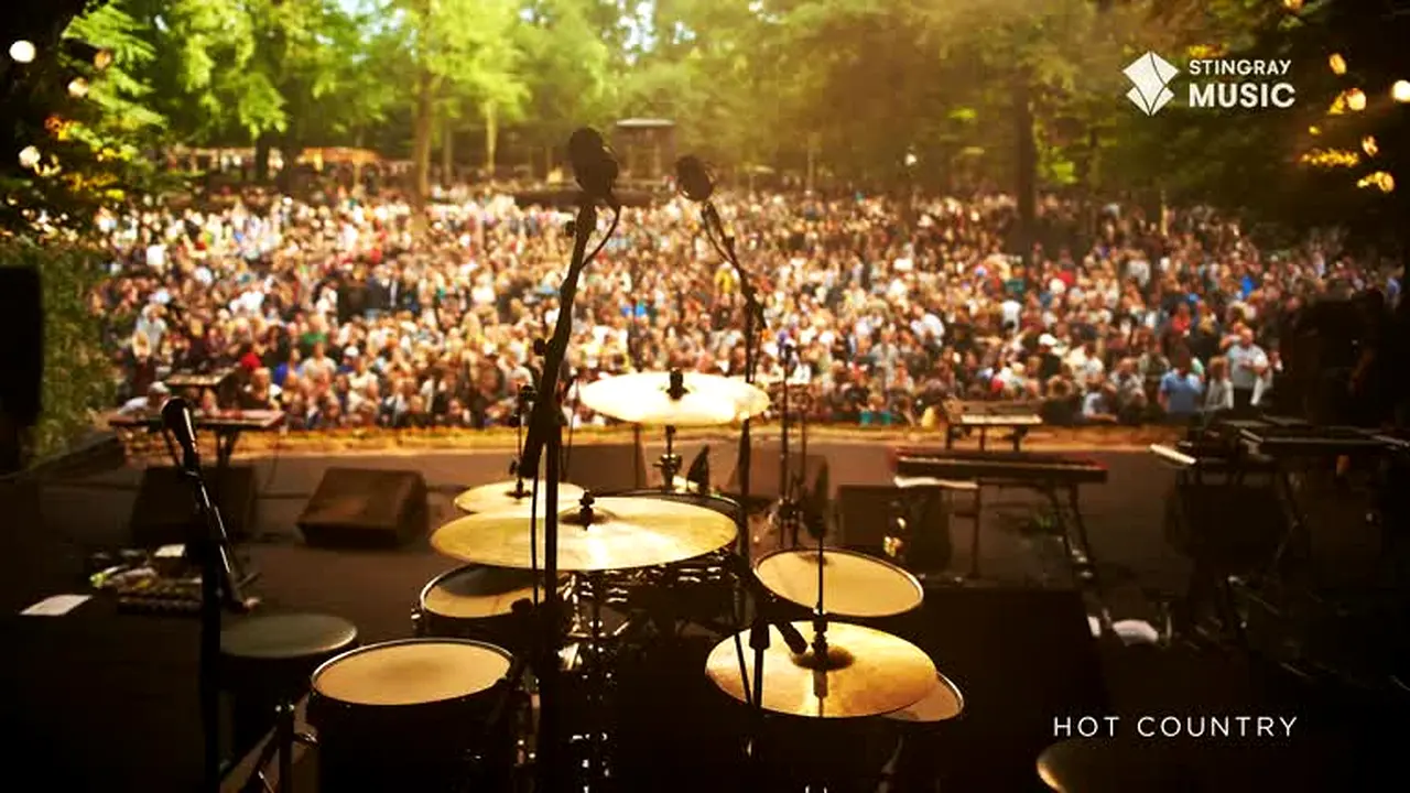 Hot Country live
