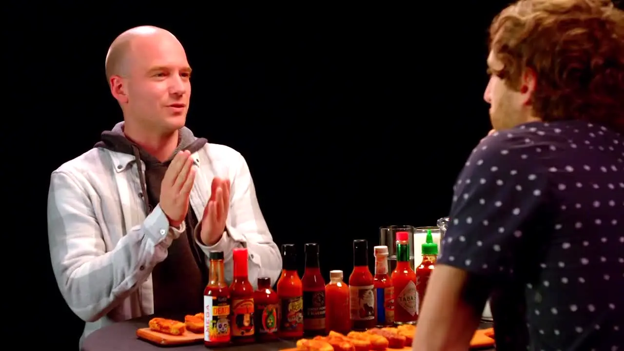 Hot Ones Poland live