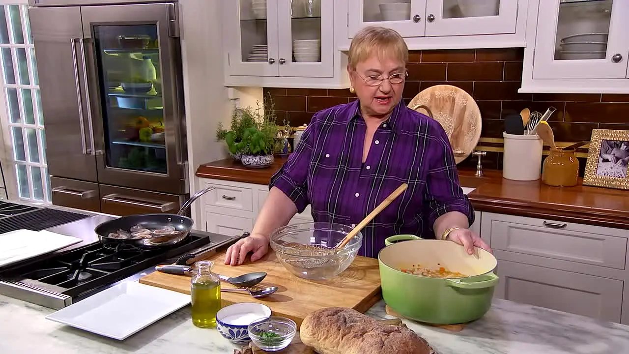 Lidia's Kitchen en direct