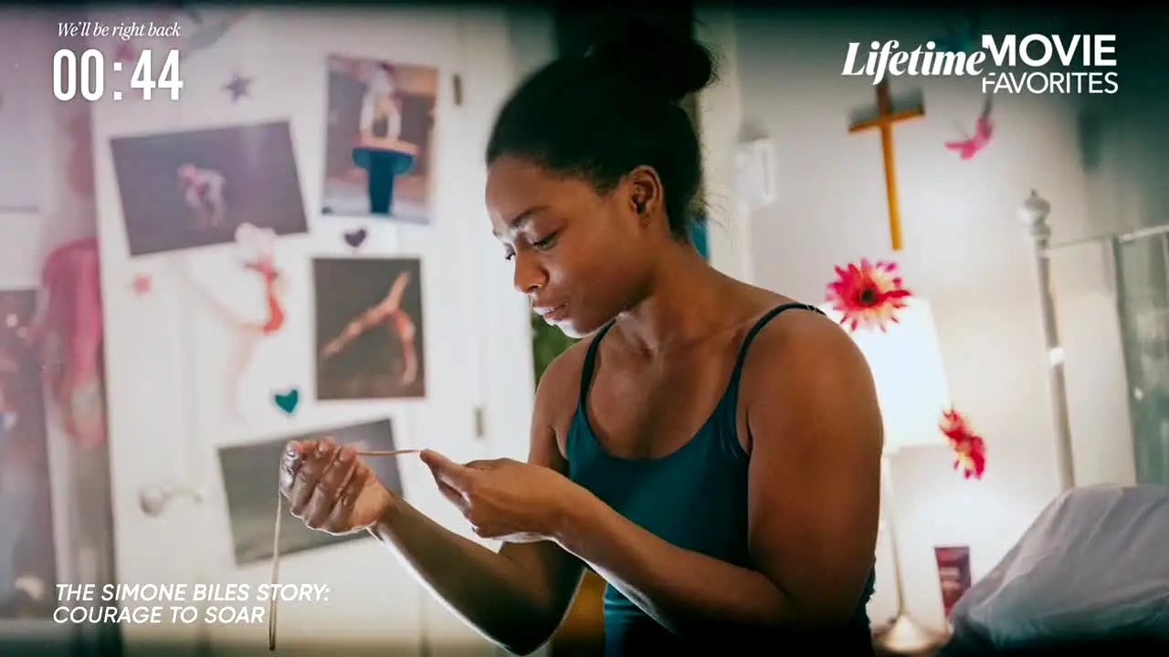Holiday Movie Favorites by Lifetime live
