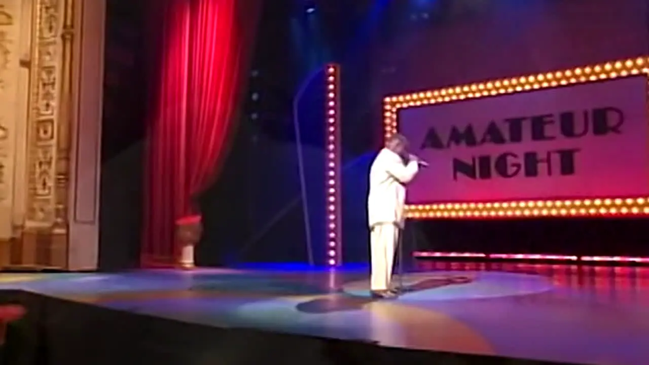 It's Showtime at the Apollo live