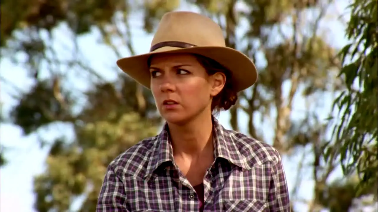 McLeod's Daughters live