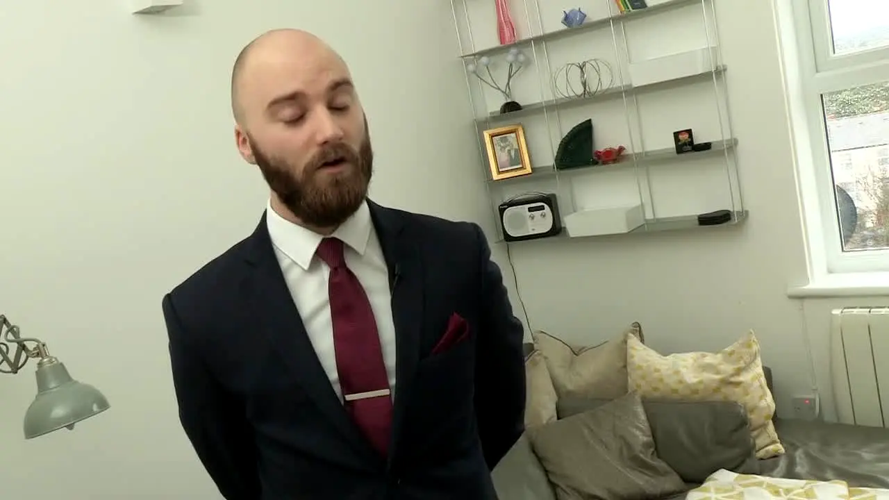Homes Under The Hammer live