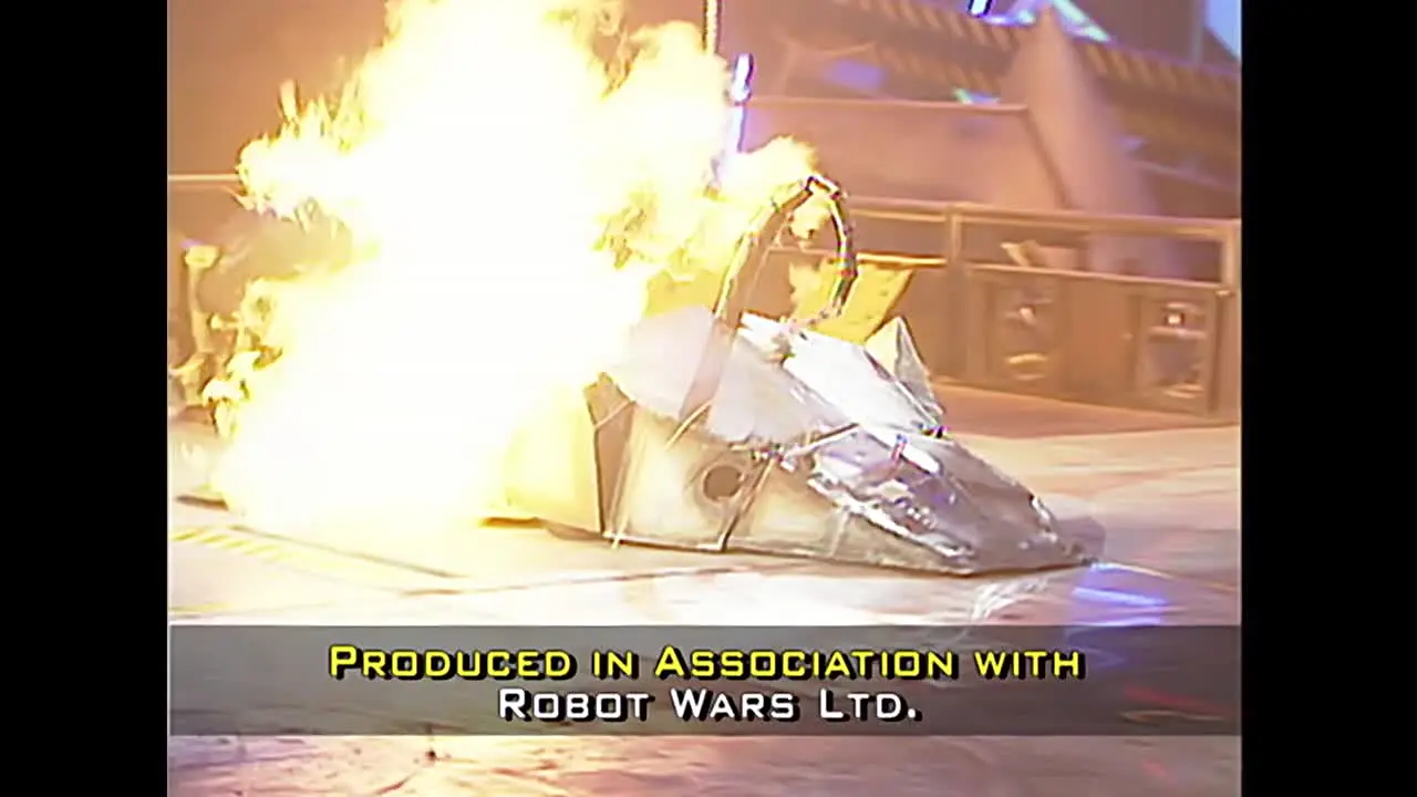 Robot Wars by Mech+ en vivo