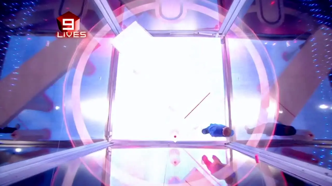 The Cube live