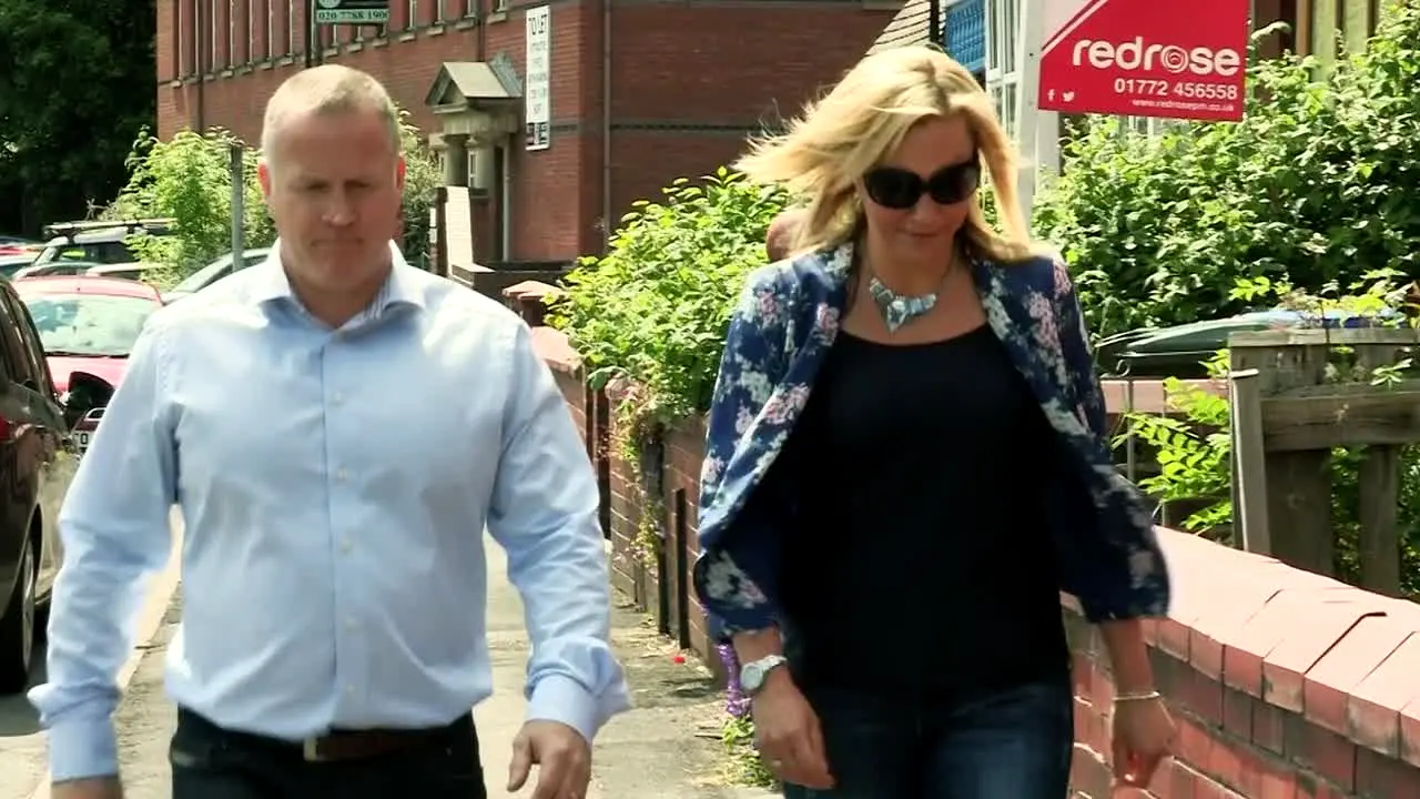 Homes Under The Hammer live