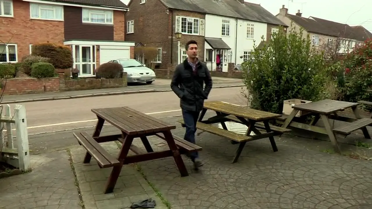 Homes Under The Hammer live
