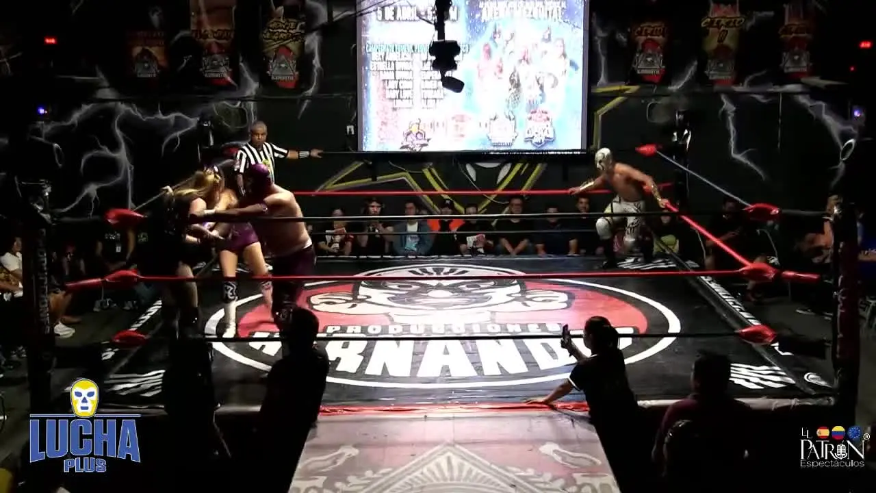 Lucha Plus live