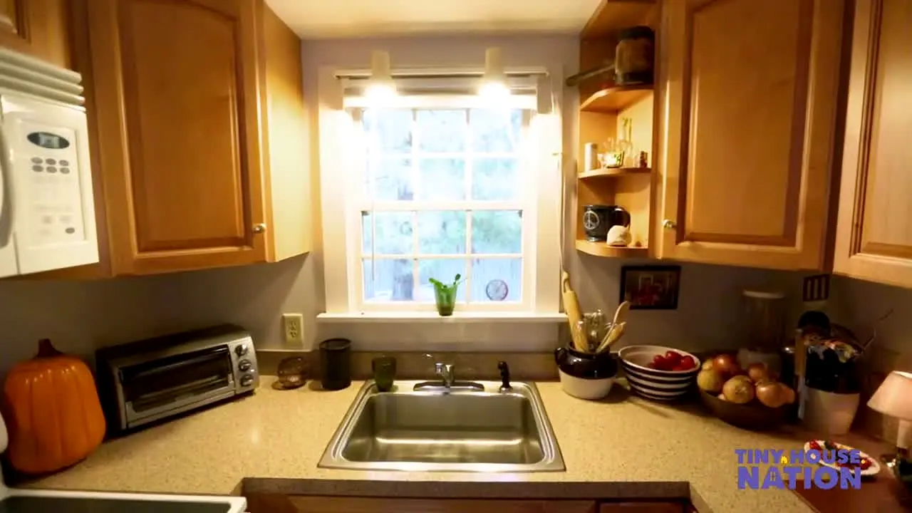 Tiny House Nation live