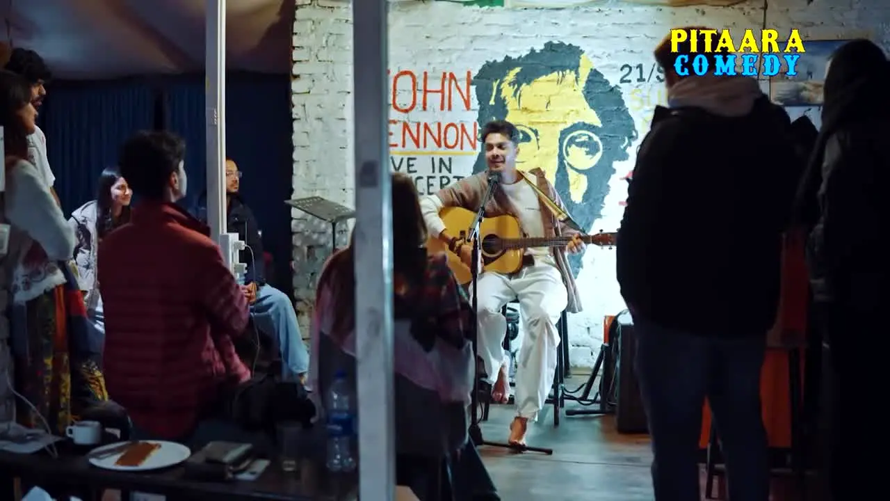 Pitaara Comedy in diretta
