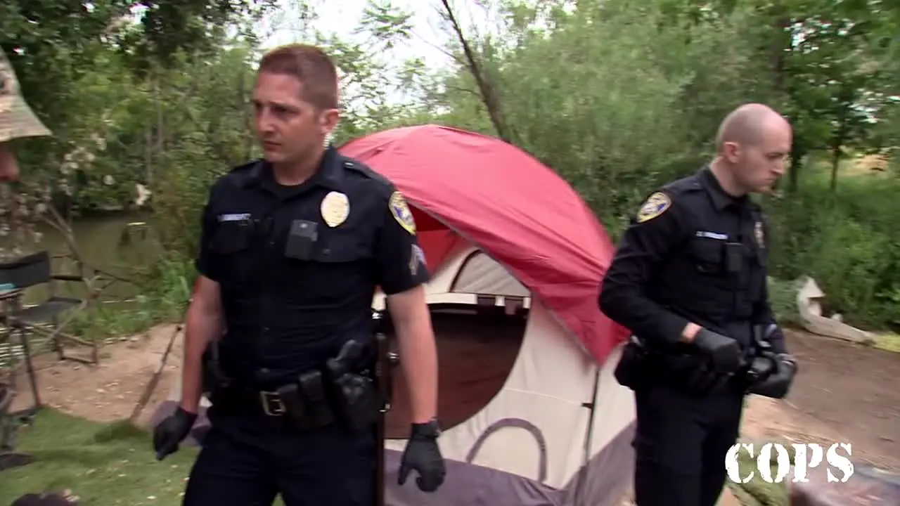 COPS en Español in diretta