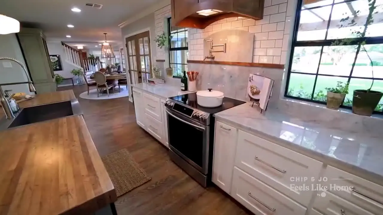 Chip & Jo: Feels Like Home by Magnolia Network live
