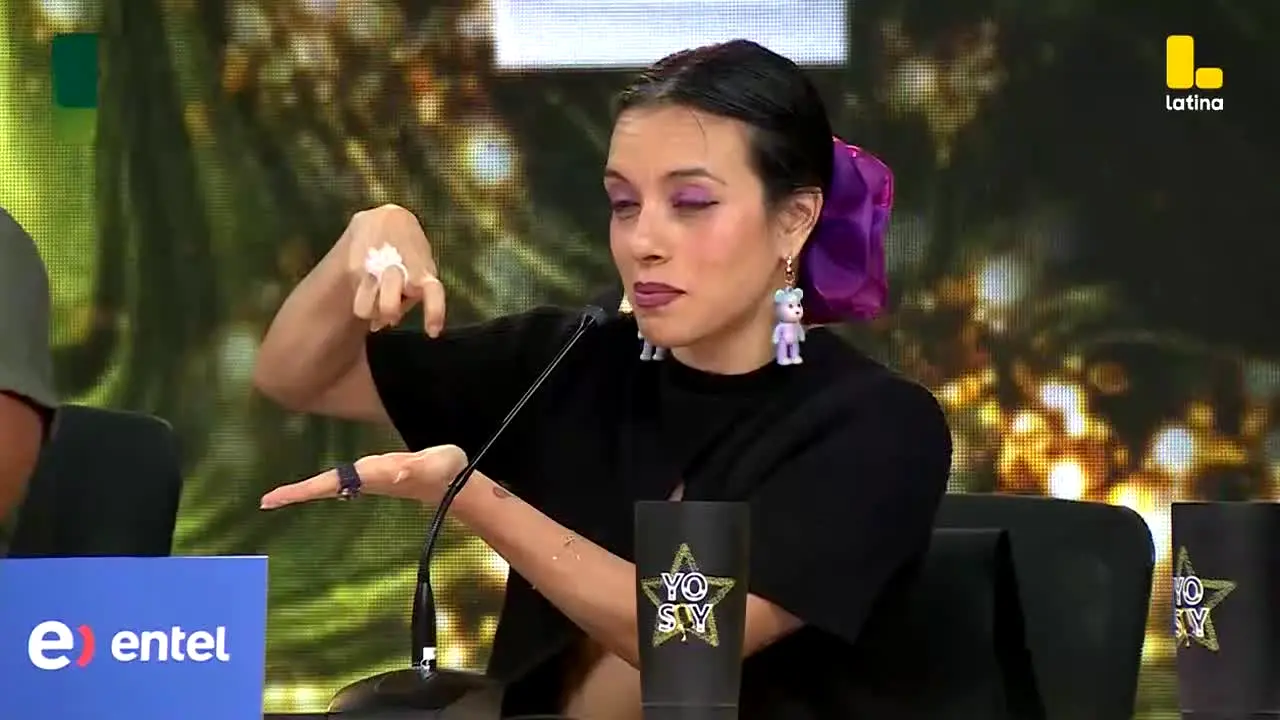 Latina Perú live