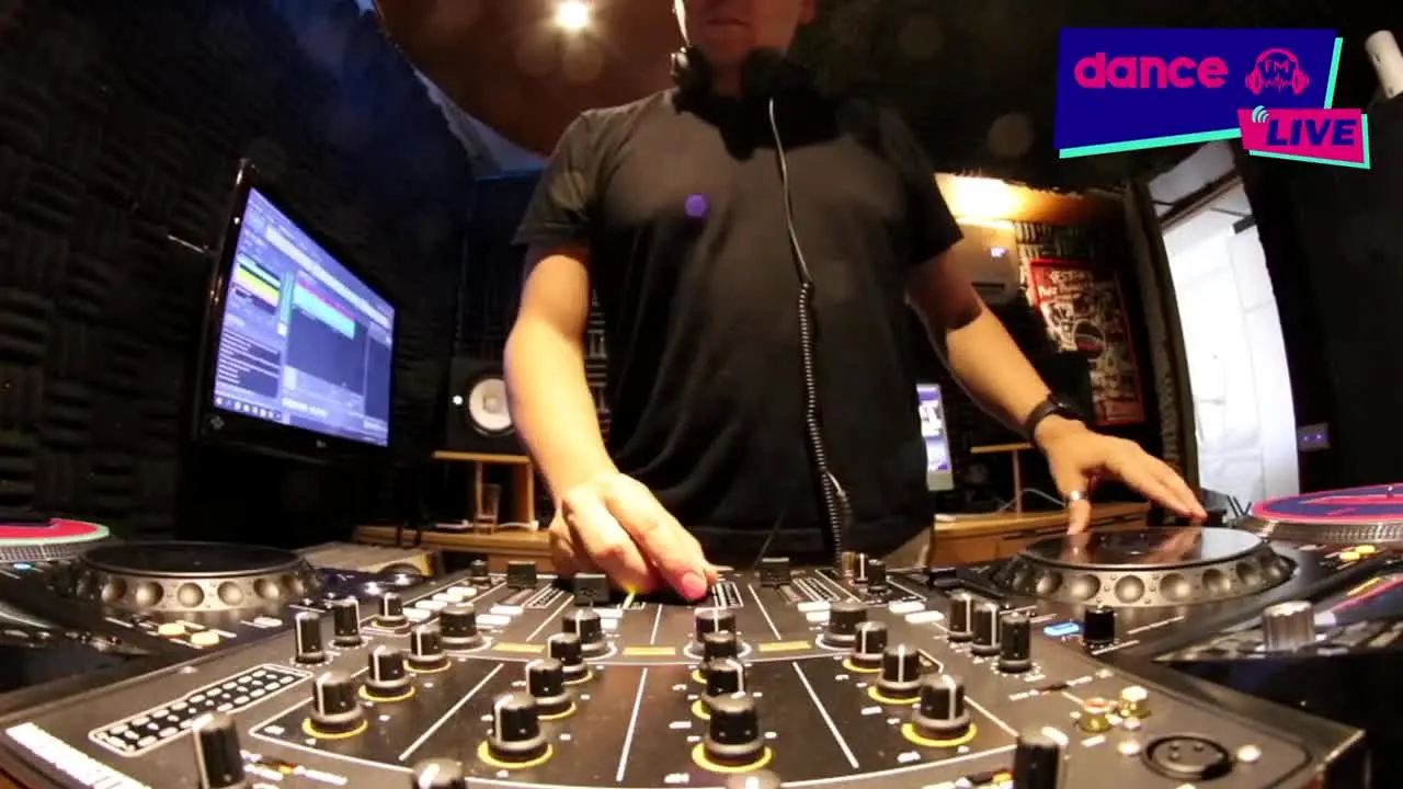 Dance FM na żywo