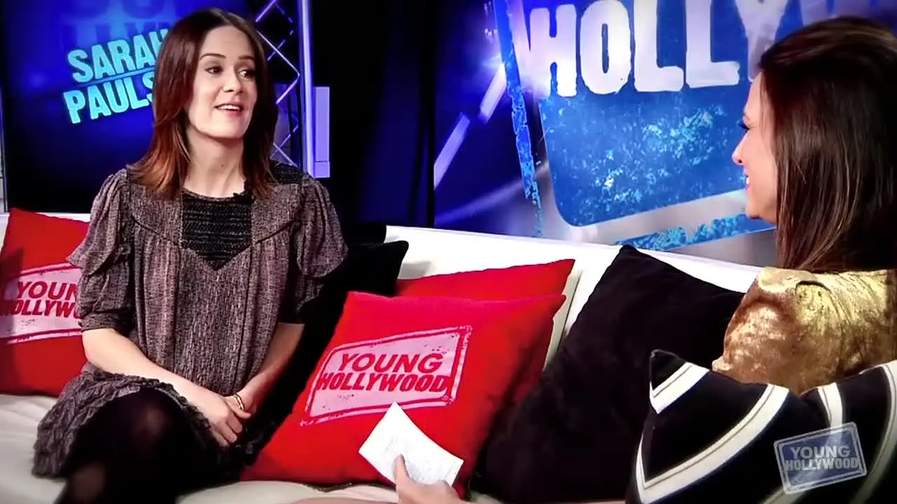 Young Hollywood — прямой эфир