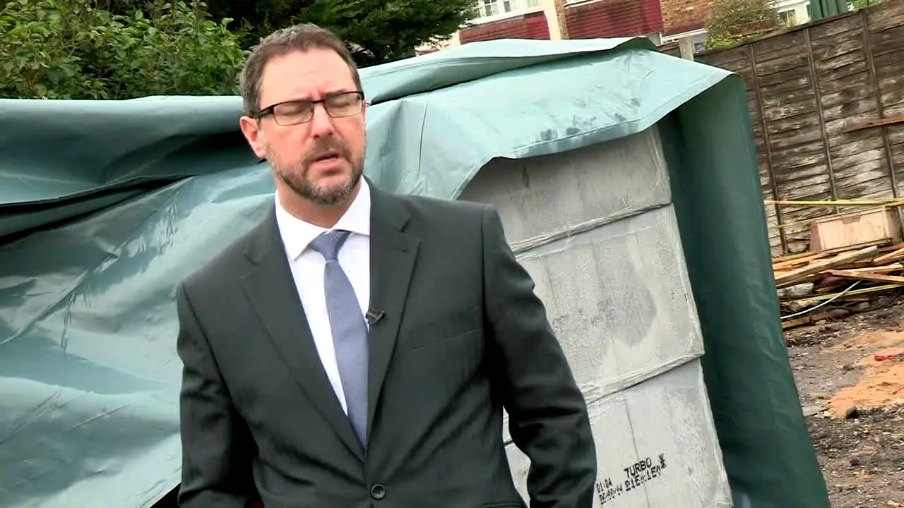 Homes Under The Hammer live